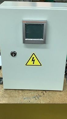 Шкаф удаленного управления ДГУ с контроллером Lovato RGKRA